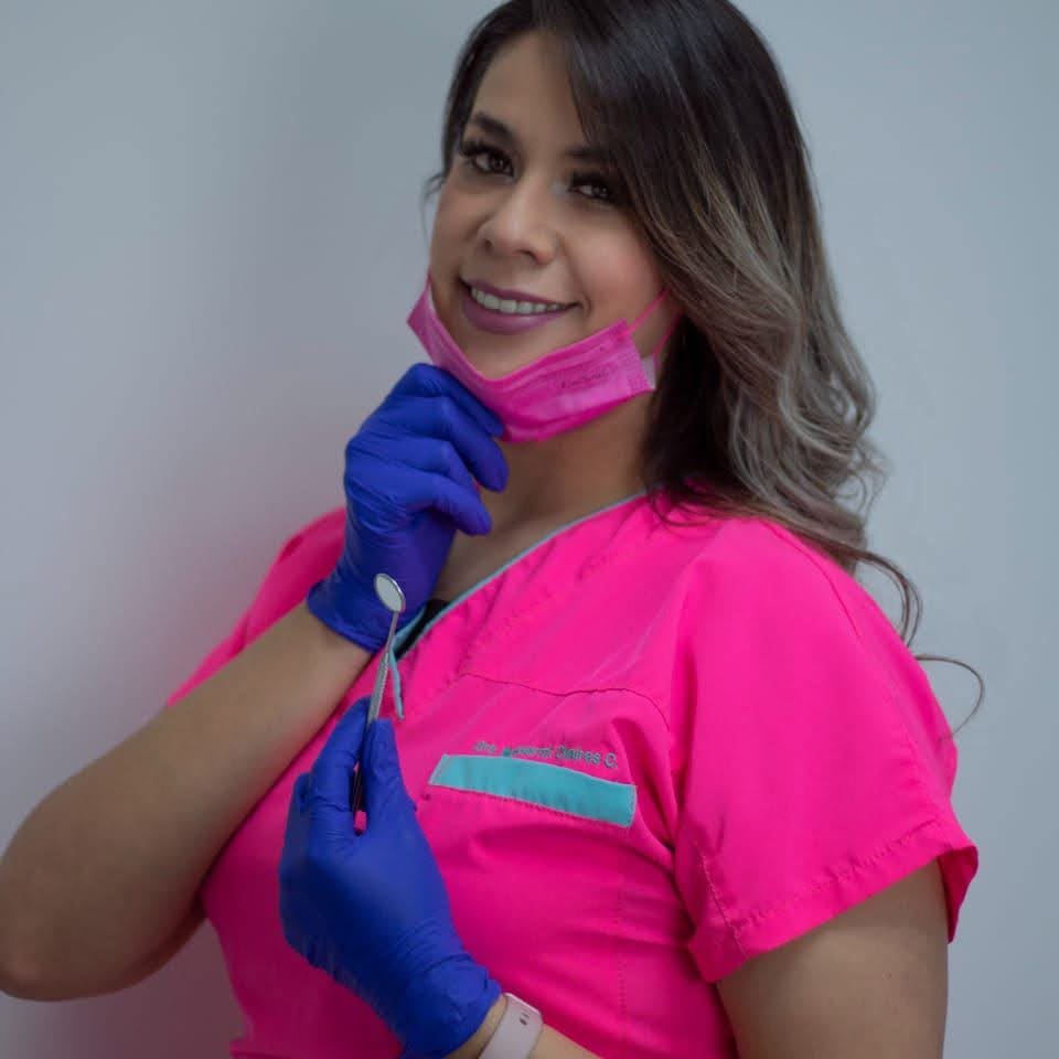 Foto de la Dra. Monserrat Chaires